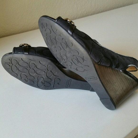 CoAch wEdGe saNdaLs - Picture 4 of 6